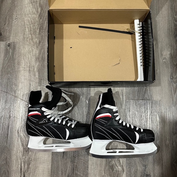 Hespeler H5 Hockey Skates - Picture 3 of 6